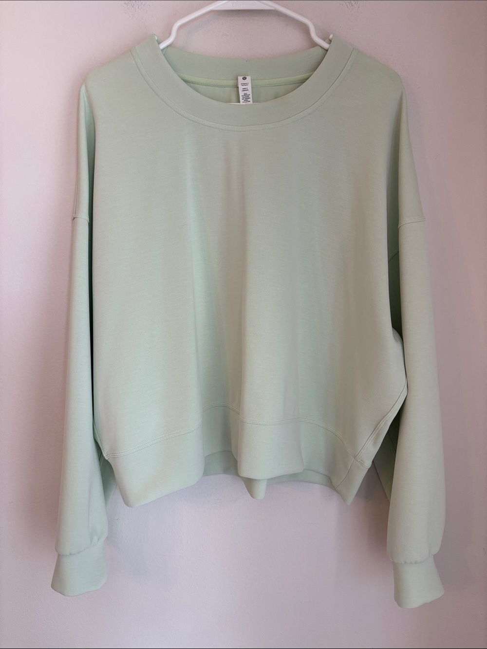 Lululemon softstreme set high rise 4” shorts and cropped sweatshirt kohlrabi 10 - Picture 4 of 16